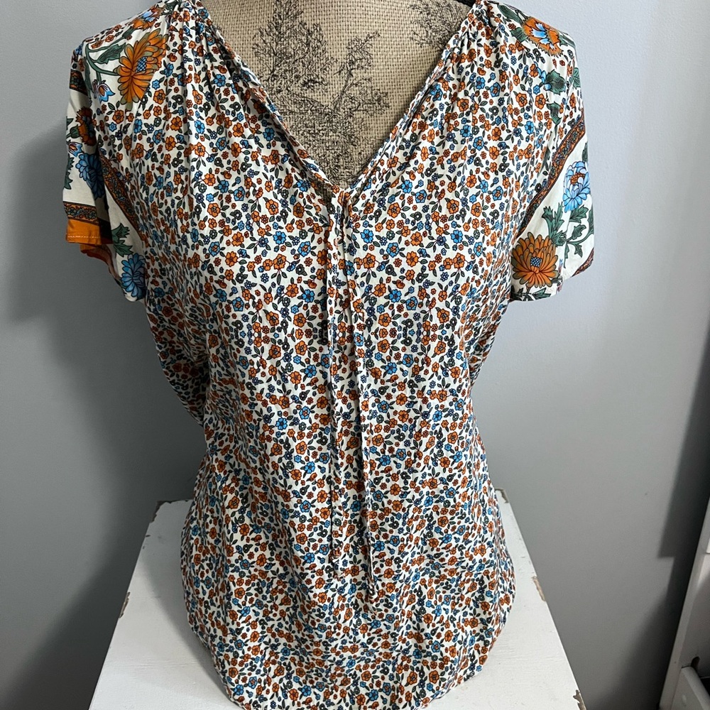 SHEIN Multicolor Floral V-Neck Blouse